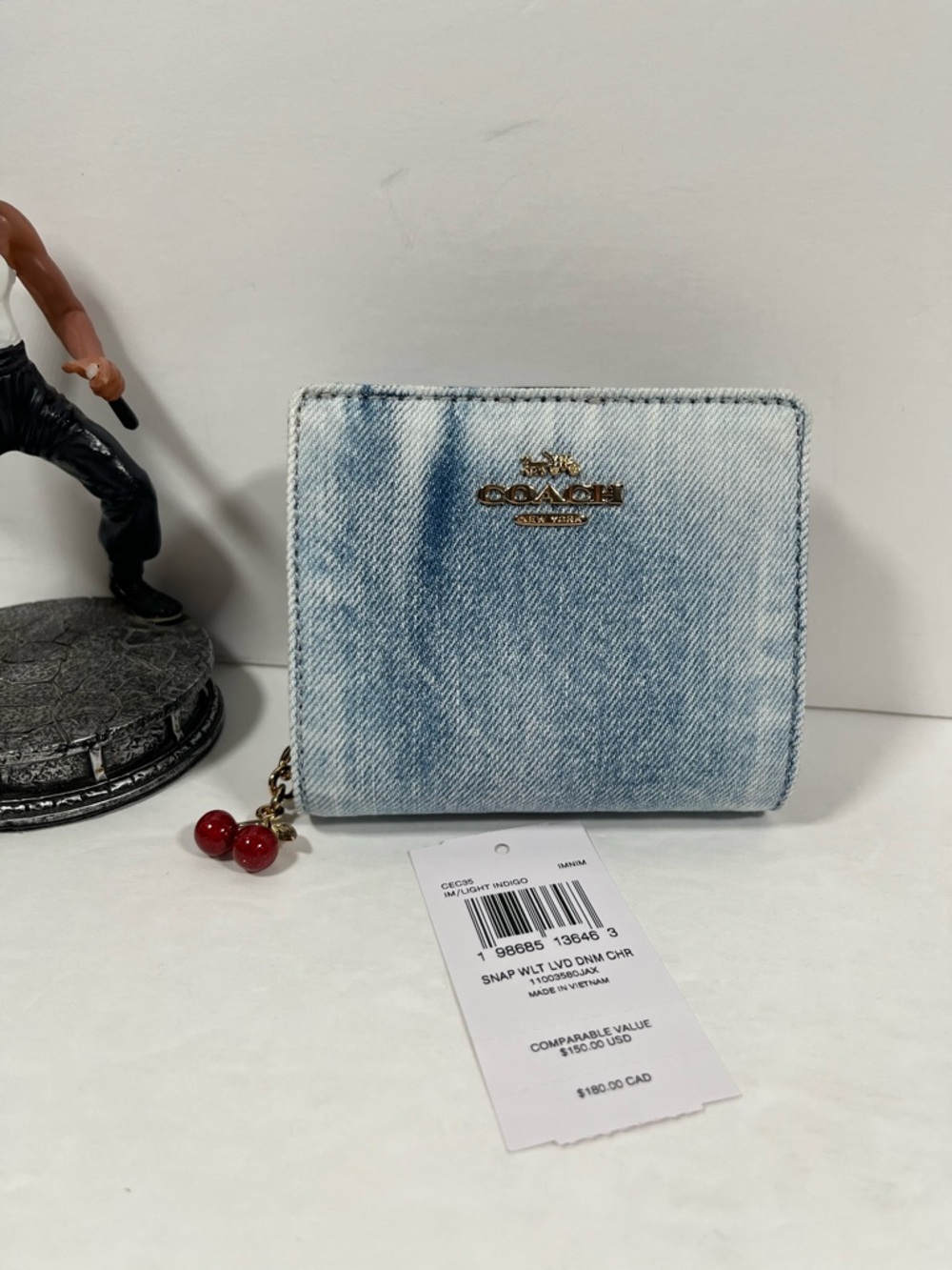 NWT Coach Snap Wallet In Loved Denim With Charm CEC35